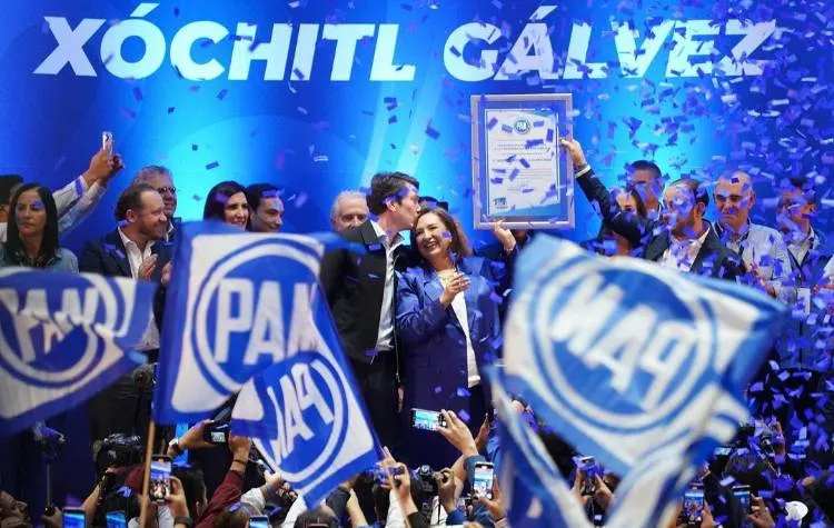 Recibe Xóchitl Gálvez constancia como candidata presidencial del PAN