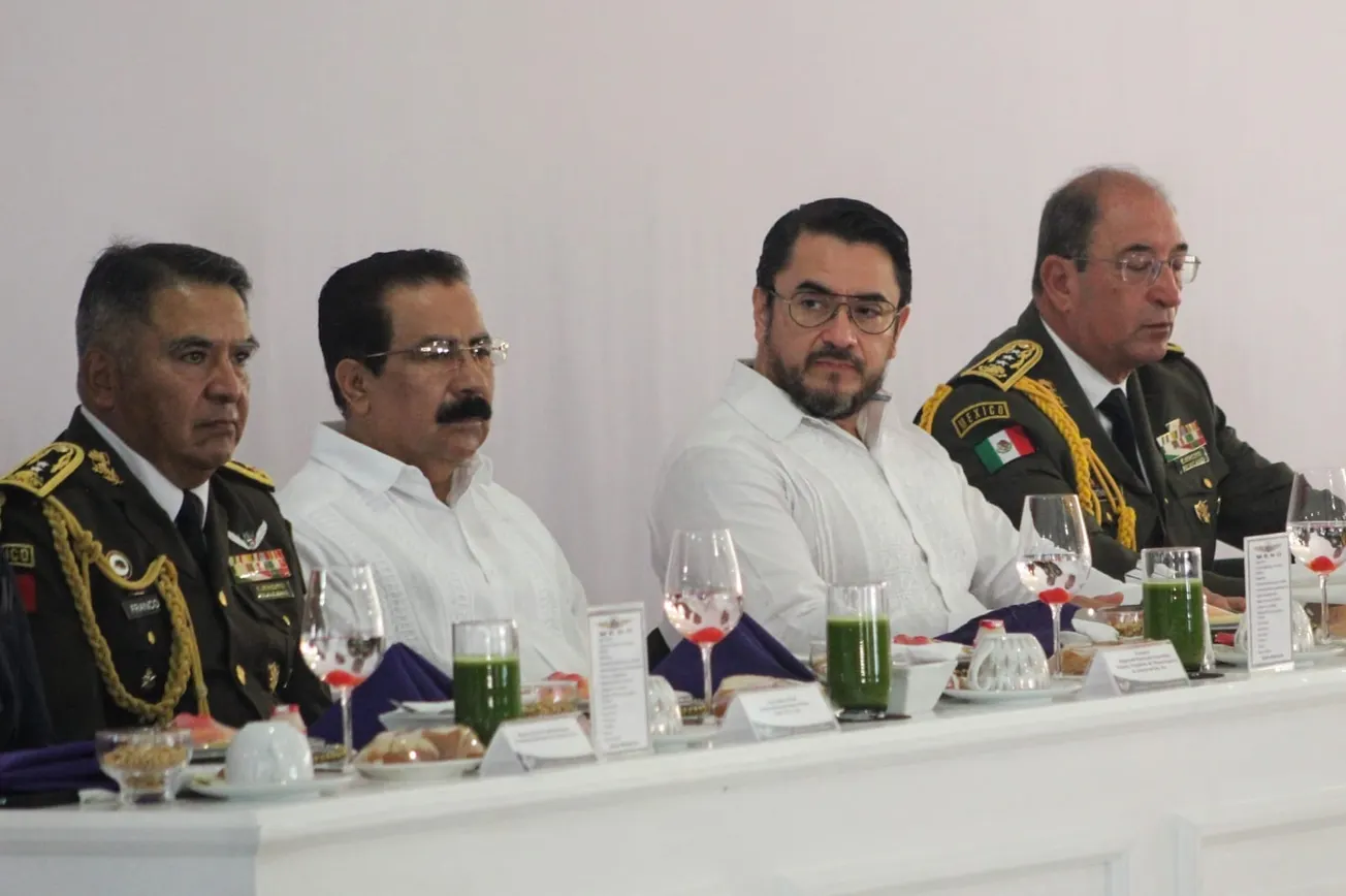 Asiste Ludwig Marcial a conmemoración del 109 aniversario de la Fuerza Aérea Mexicana