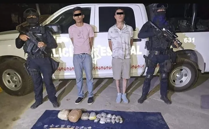 Detienen a dos con armas y droga en Chilpancingo