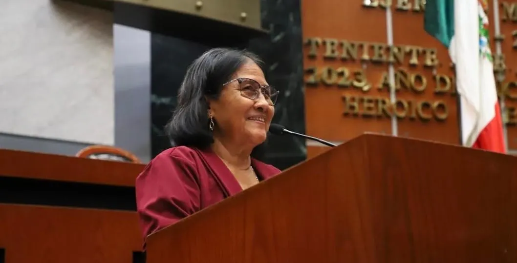 María Flores celebra aprobación para inscribir en letras doradas el nombre de Othón Salazar