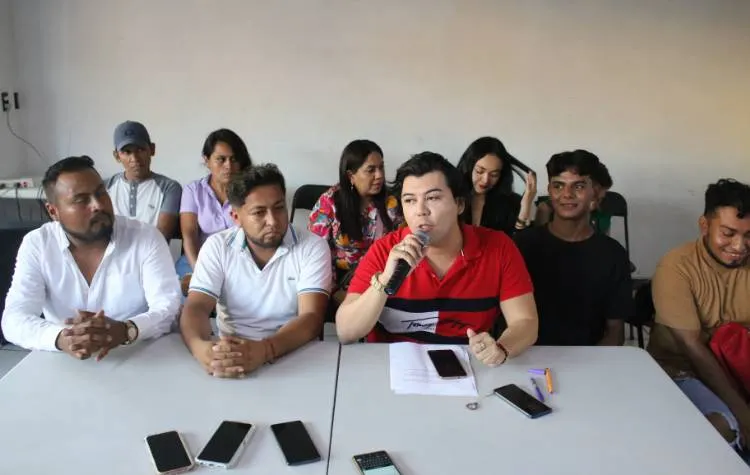 Apoya la comunidad LGTBQ+ de Acapulco a Yoloczin Domínguez