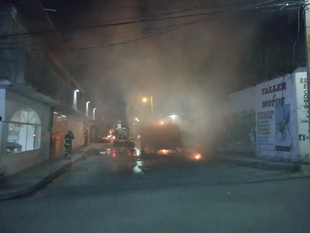 Incendian urvan del transporte público en Chilpancingo