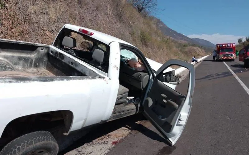 Atacan en Michoacán a un comisariado de Zihuatanejo, Guerrero