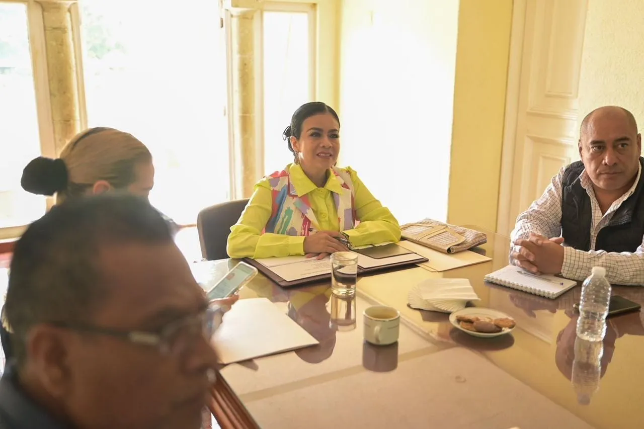 Norma Otilia se reúne con transportistas de la MUTOEG; revisan temas de seguridad