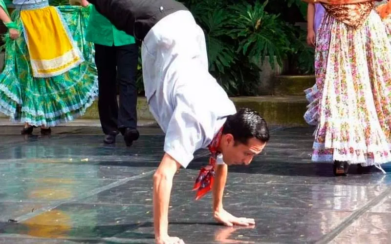 Acapulco busca establecer récord nacional con el tradicional «Baile de la Iguana»