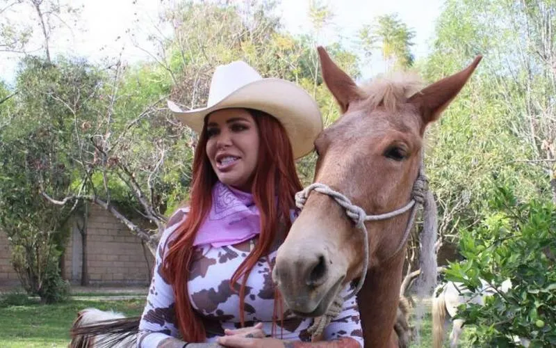 Fallece Elena Larrea, activista que rescató a caballos de calandrias de Acapulco
