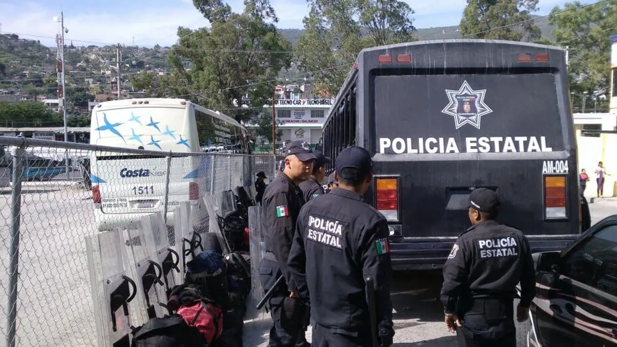 Juez vincula a proceso a dos policías de Guerrero por asesinato de normalista