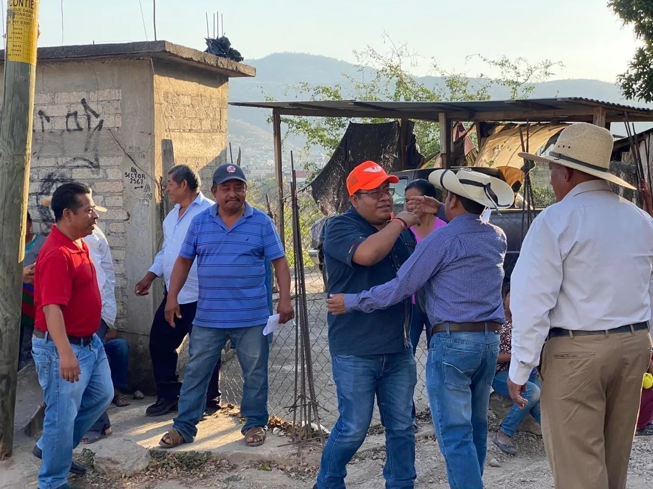 Recorre Masedonio las calles deTlapa con «lo nuevo» para el municipio
