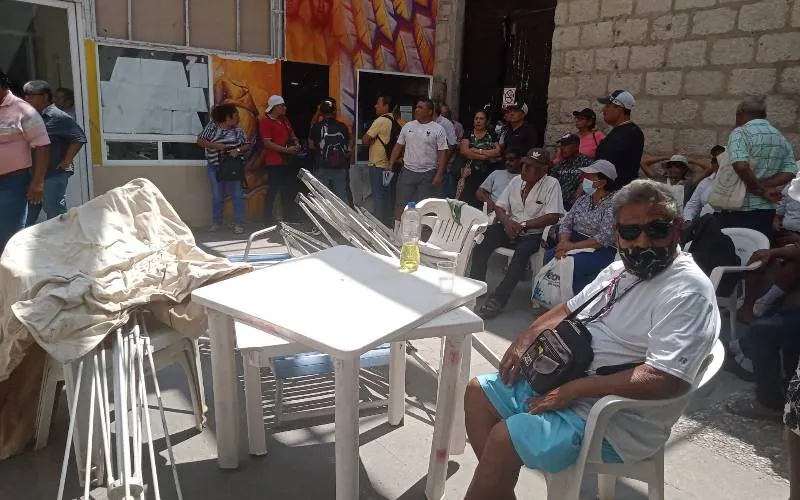 Protestan turisteros contra títular de Sectur de Acapulco