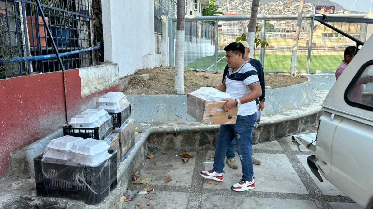 DIF Acapulco apoya a brigadistas con raciones diarias de alimentos ante incendios forestales