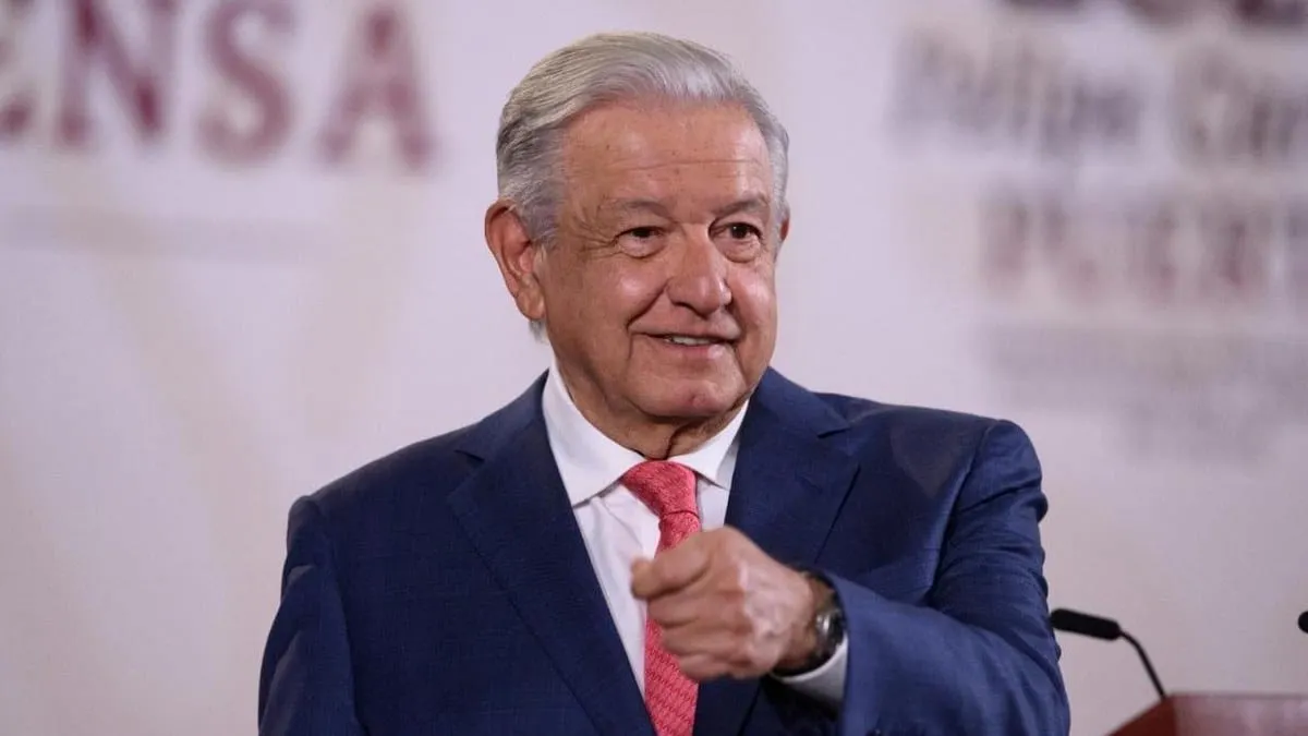 ¡Viles calumniadores!, truena AMLO; sus hijos no son corruptos, afirma