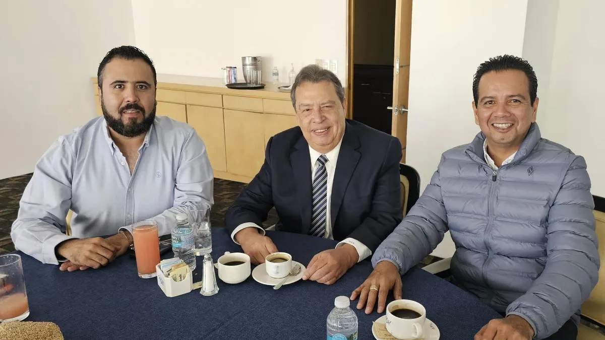 Pese apoyo a Yoshio, se reúne Ángel Aguirre con Carlos Granda