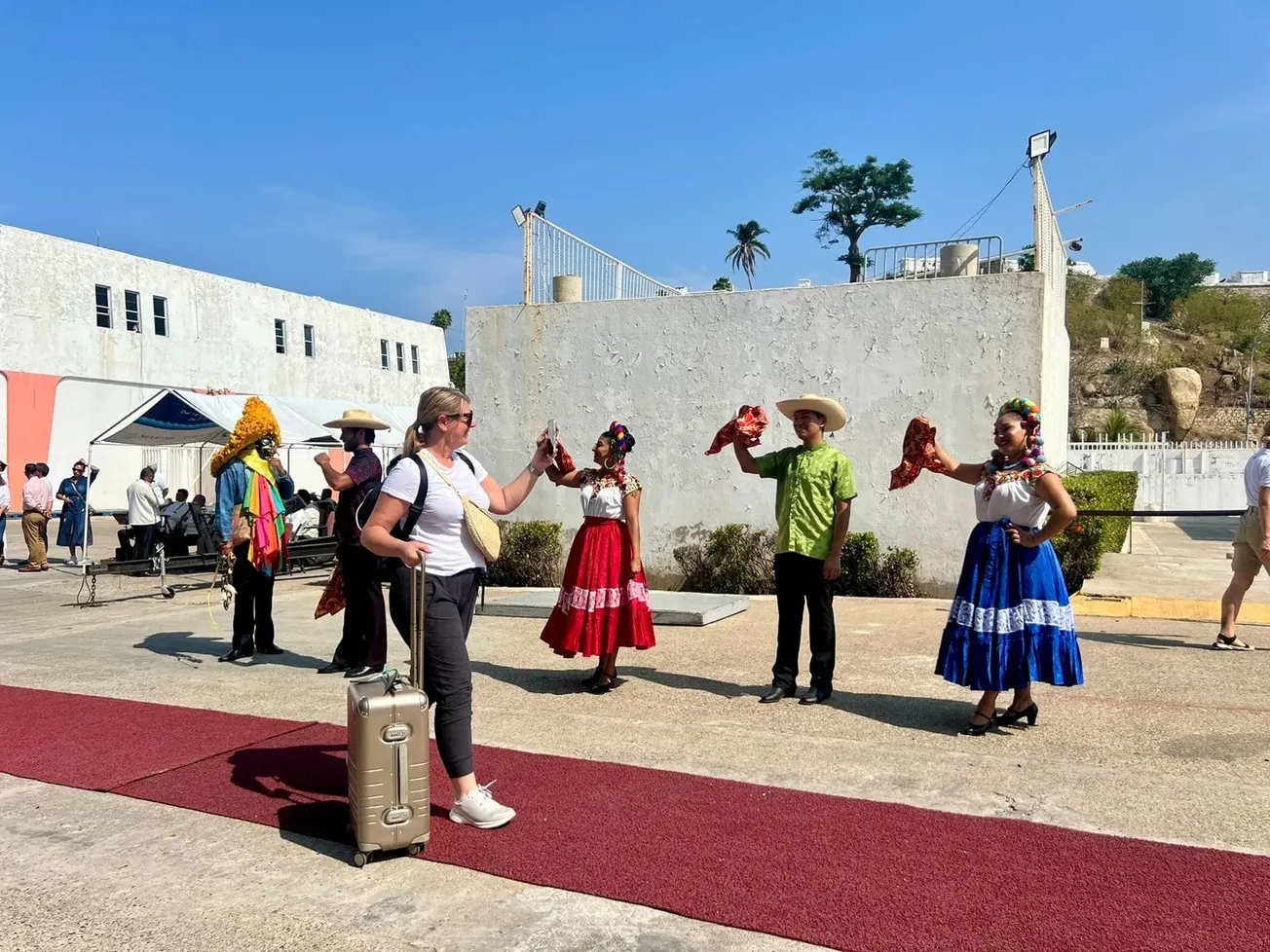 Acapulco recibe por primera vez al crucero SH Diana; es el sexto de la temporada
