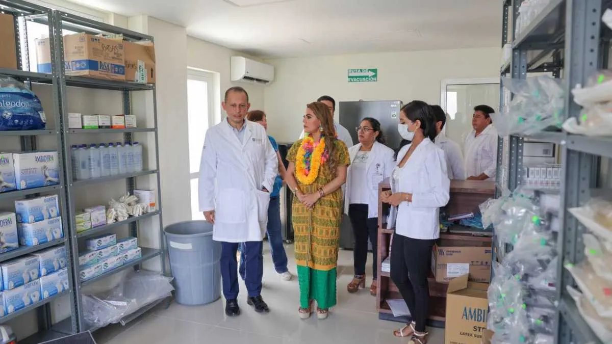 Inaugura Evelyn Salgado clínica de hemodiálisis en Ometepec para atención gratuita