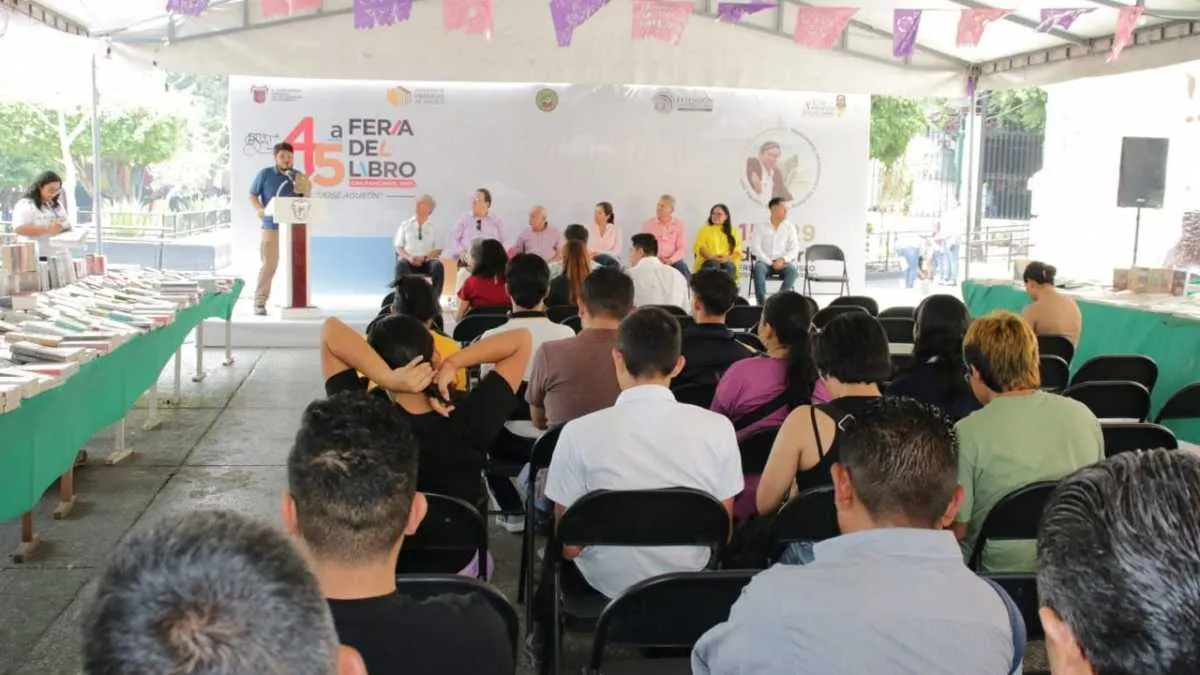 Chilpancingo: Presentan obra de José Agustín en Festival del Libro y de la Rosa