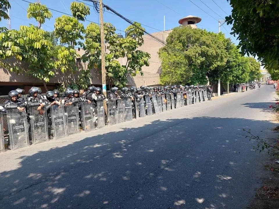 Blindan guardias nacionales la FGE de Guerrero ante posibles protestas de Ayotzinapa