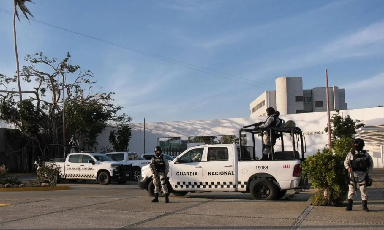 Dan prisión preventiva a policía que habría asesinado a normalista