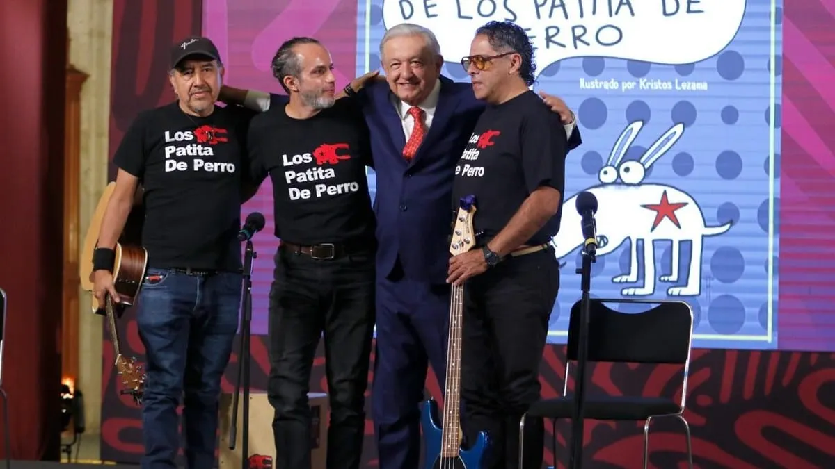 ‘Los Patita de Perro’ en la mañanera con AMLO; tocan rock para niñez mexicana