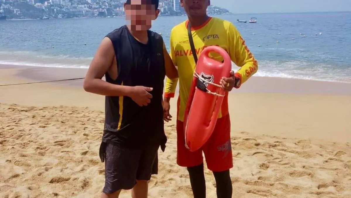 Salvan de ahogarse en Acapulco a un turista de Edomex