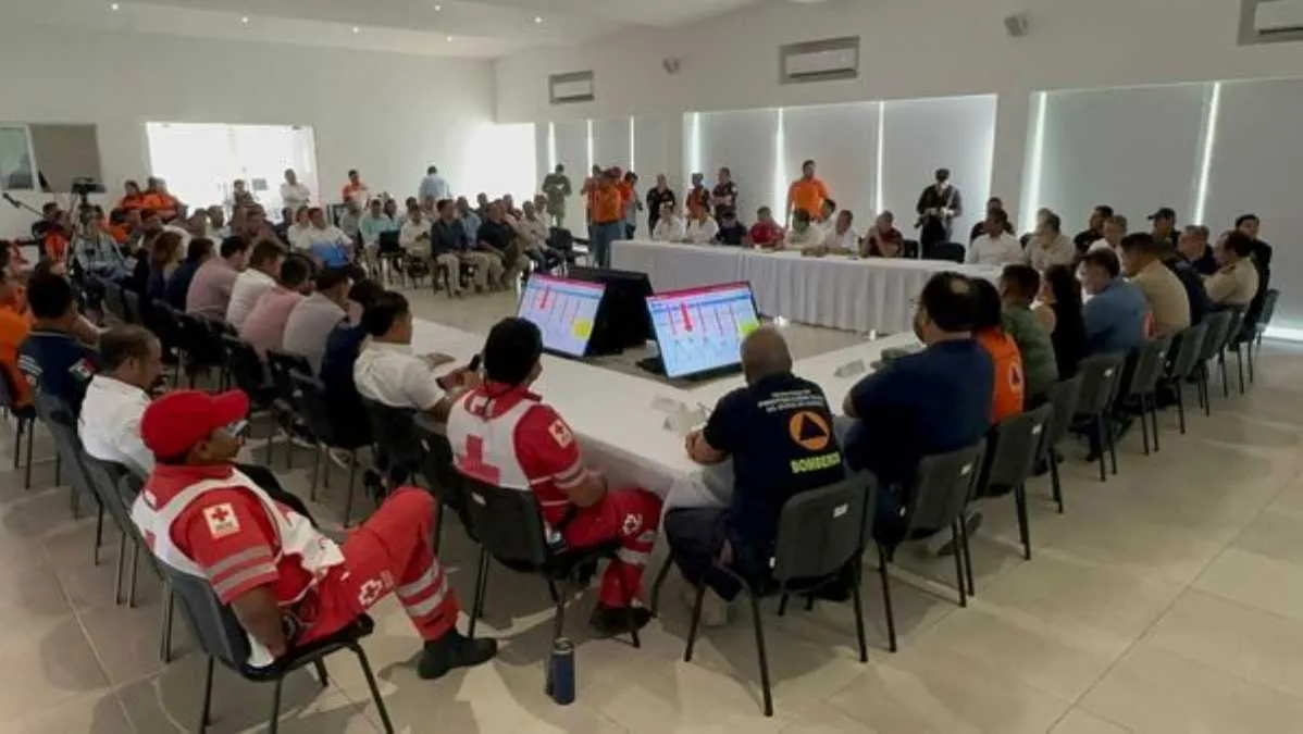 Realizan en Zihuatanejo simulacro de huracán categoría tres