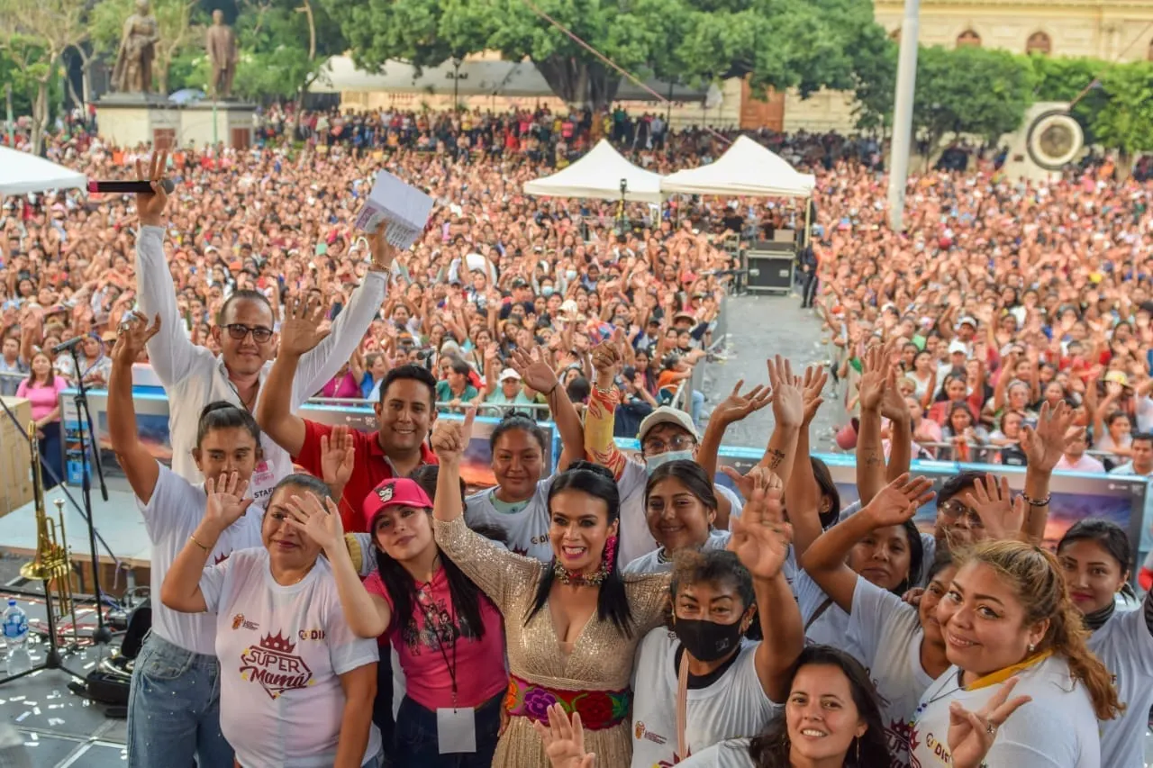 Un éxito el festejo a las mamás en Chilpancingo; “merecen ser celebradas”, destaca Norma Otilia