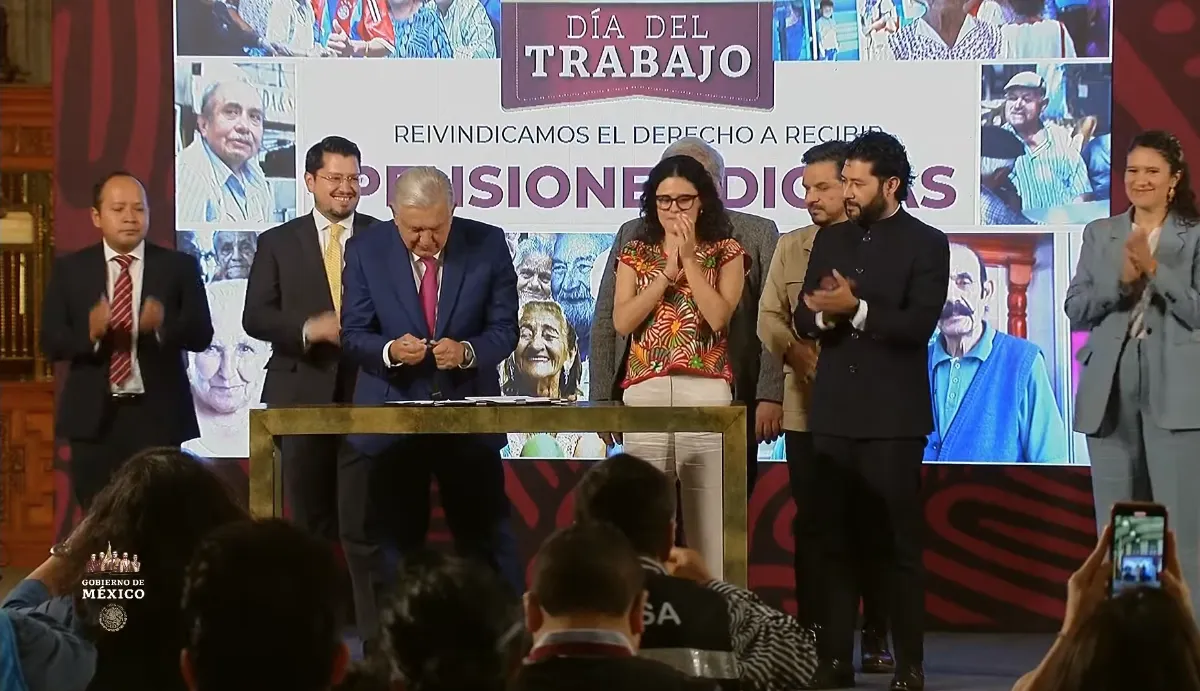 AMLO firma decreto para crear el Fondo de Pensiones para el Bienestar