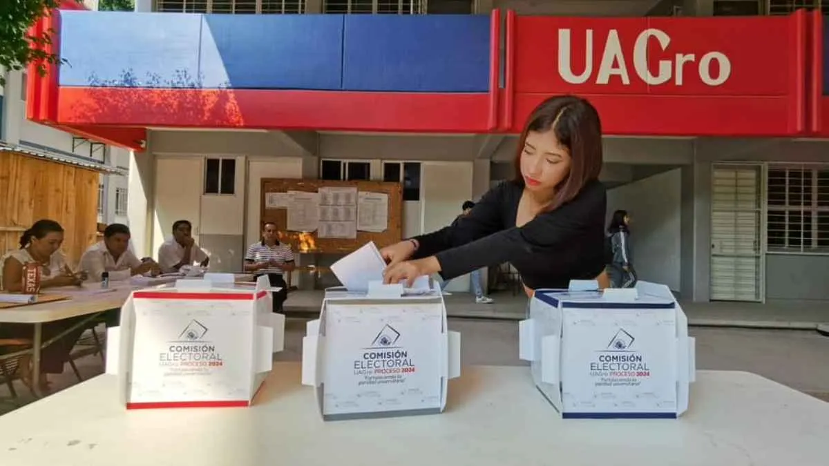 Votan en la Autónoma de Guerrero a consejeros y directores