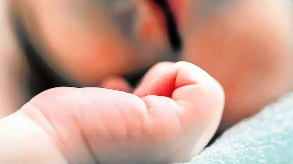 Madre mata de hambre a su hija de 18 meses en Italia; le dan cadena perpetua