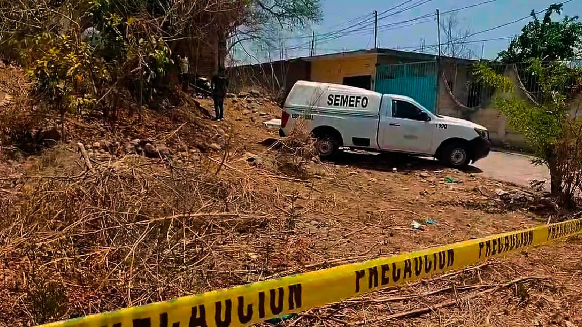 Asesinan y prenden fuego a un hombre en su casa en Iguala