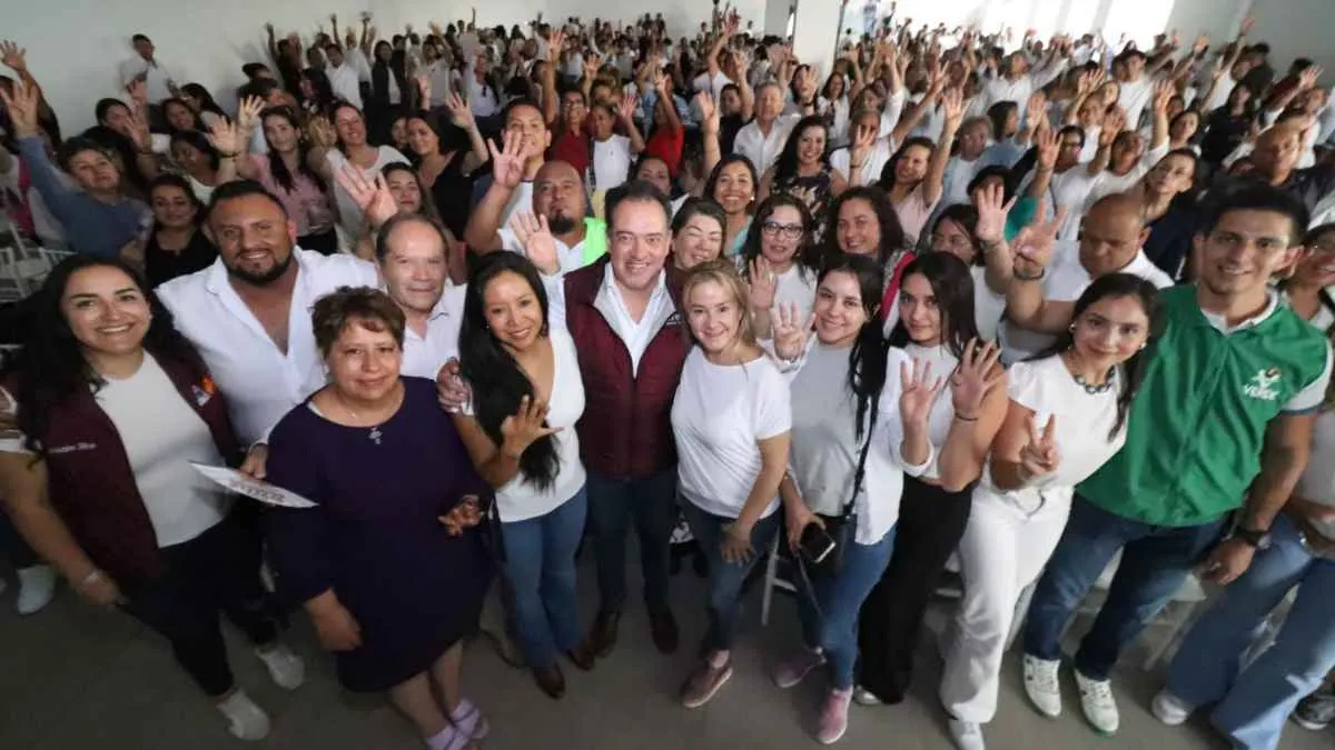 Gonzalo Alarcón sella alianza con maestros en Atizapán de Zaragoza