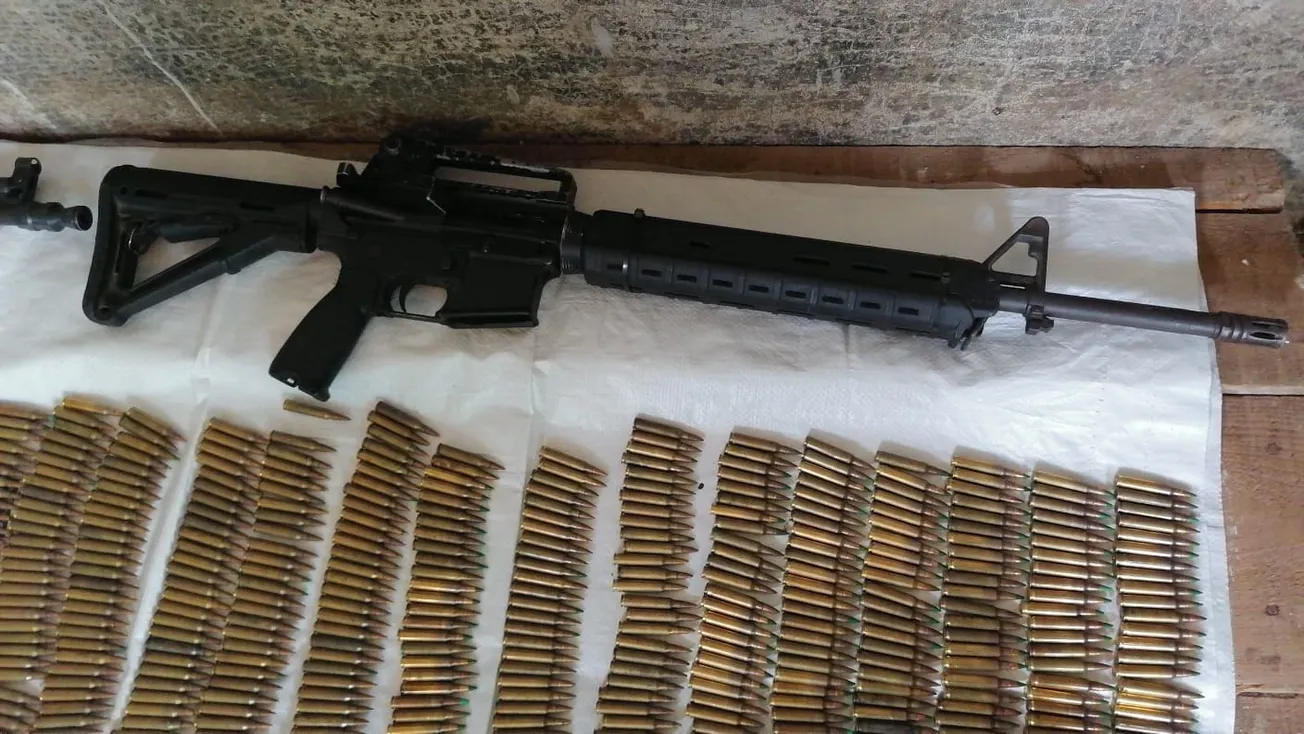 Aseguran arsenal y camioneta de lujo en Pueblo Viejo, Coyuca de Benítez