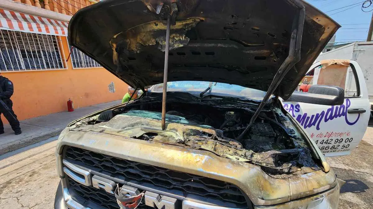 Se incendia pipa de gas en la Progreso de Acapulco