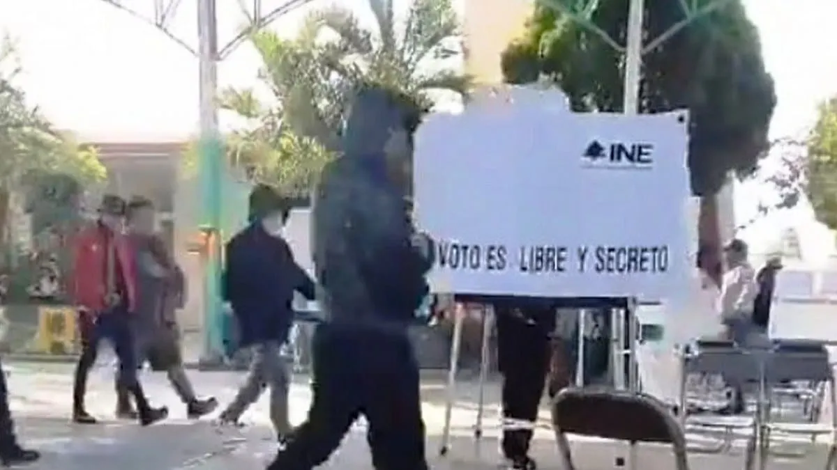 Hombres armados roban una urna electoral en la colonia Izazaga de Acapulco