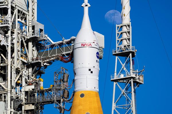 Artemis 改組全解讀：三年飛一次的 NASA 怎麼變成十個月飛一次