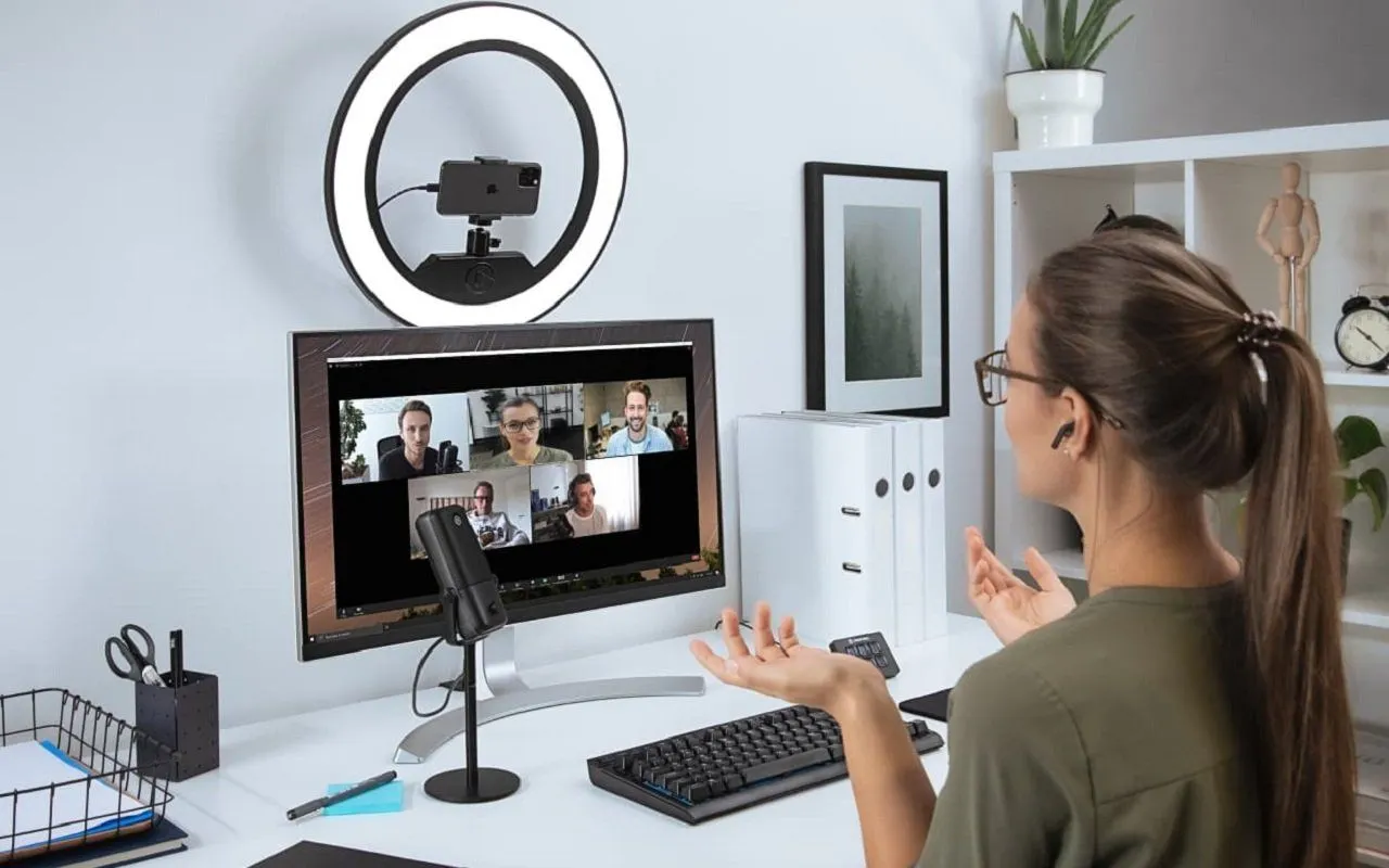 How to use your iPhone or iPad as a webcam