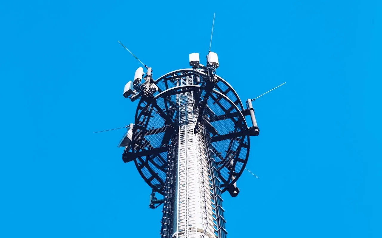 Telstra and TPG just defragged the airwaves to make your 4G faster