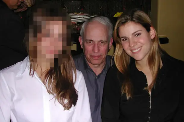 A group of people posing for a picture
AI-generated content may be incorrect.