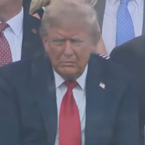 He no look happy