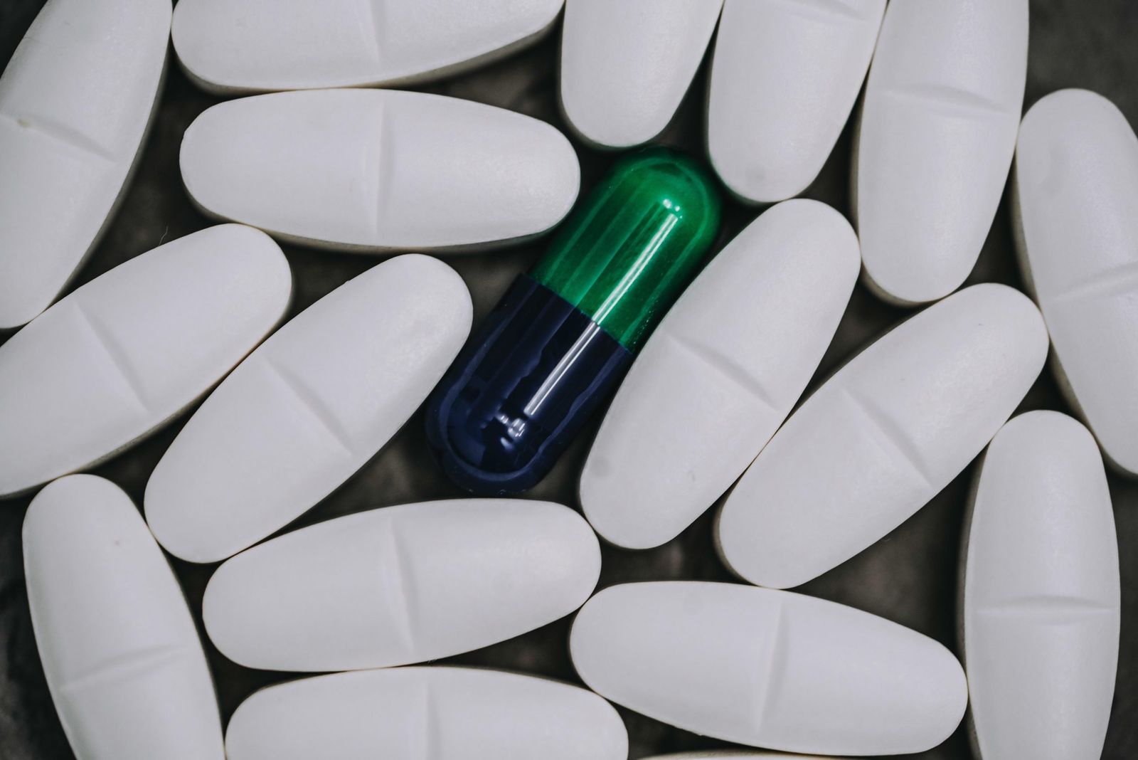 Poilievre’s plan to shut down drug consumption sites: Does data back it?