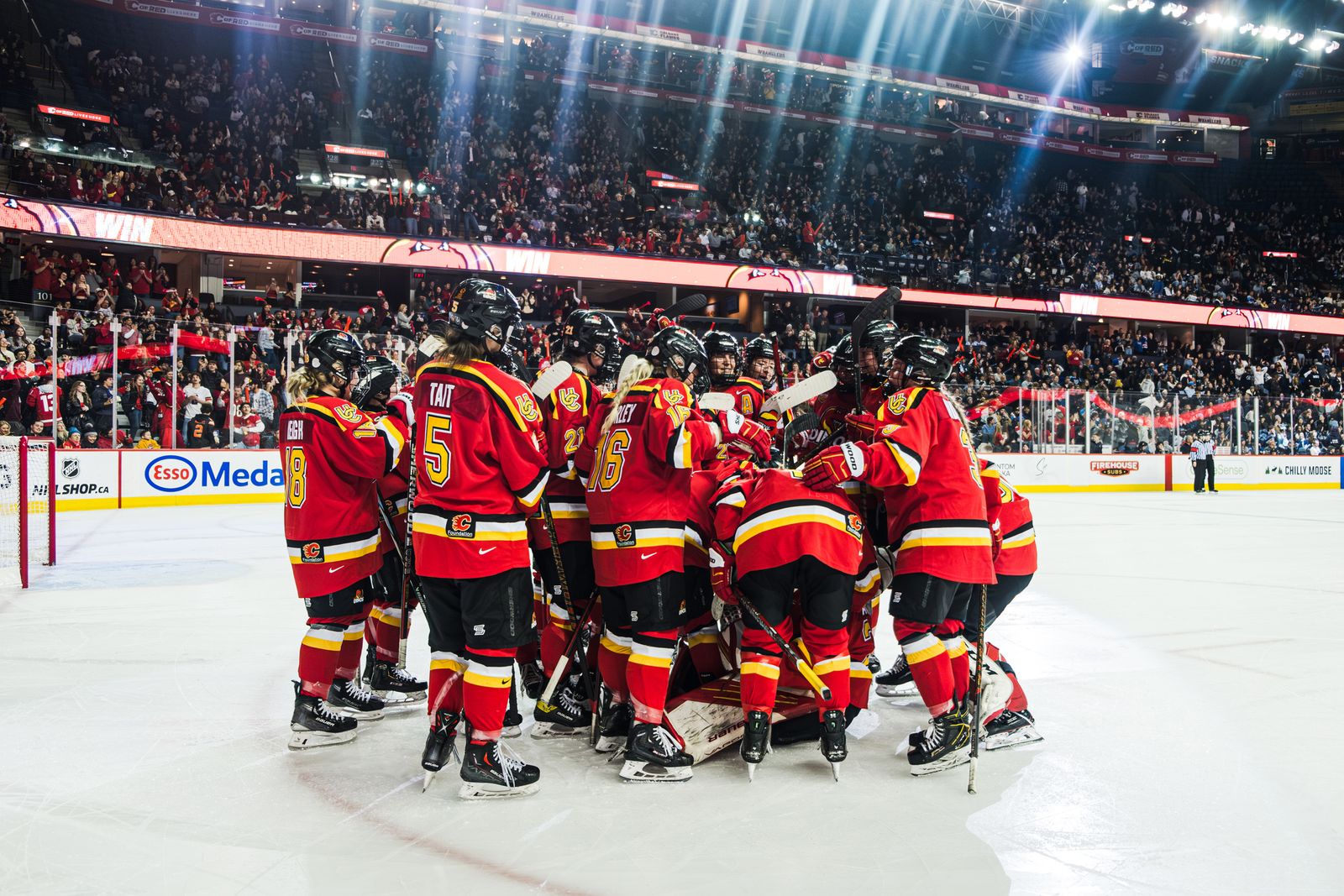 Women’s Dinos triumph in thrilling shootout to claim 2025 Crowchild Classic victory