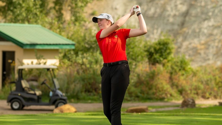 Dinos Golf dominates the new season