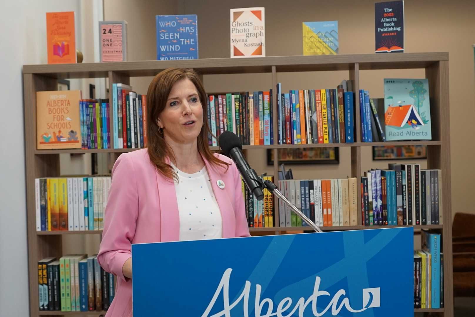 Minister Tanya Fir to announce new Alberta government scholarship for women in technical and applied arts