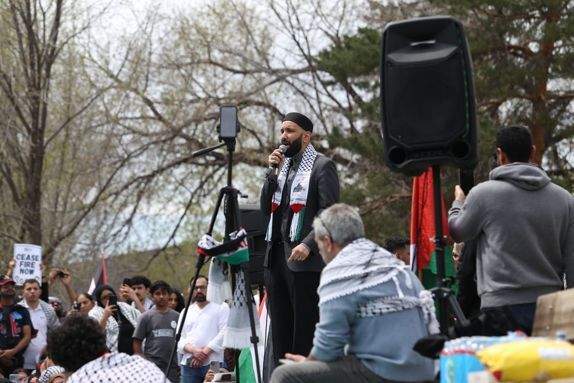 Palestinian-American activist Dr. Omar Suleiman visits U of C after encampment and police confrontation
