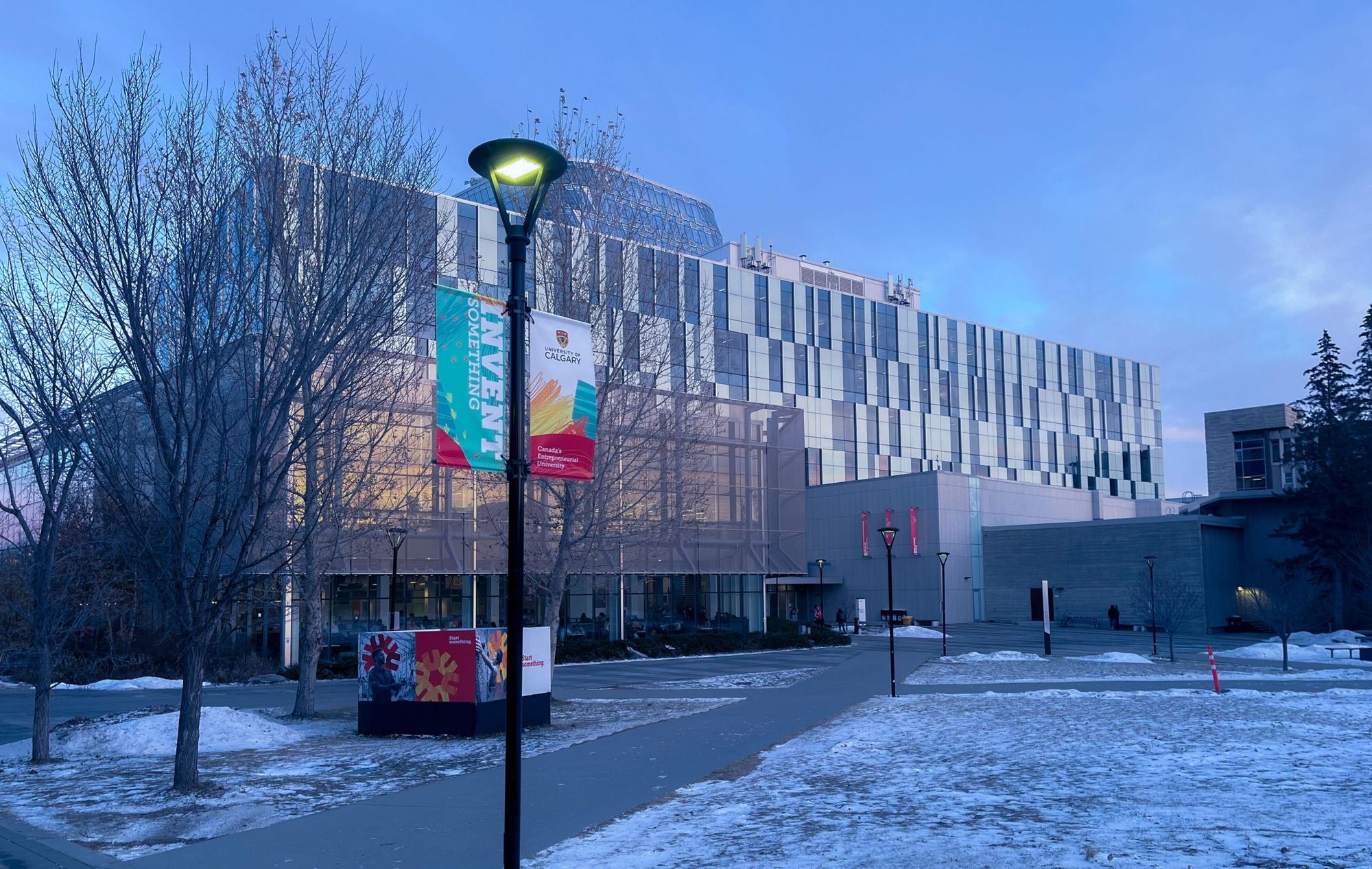 SLC discusses trimester executive reports and protest against tuition hikes