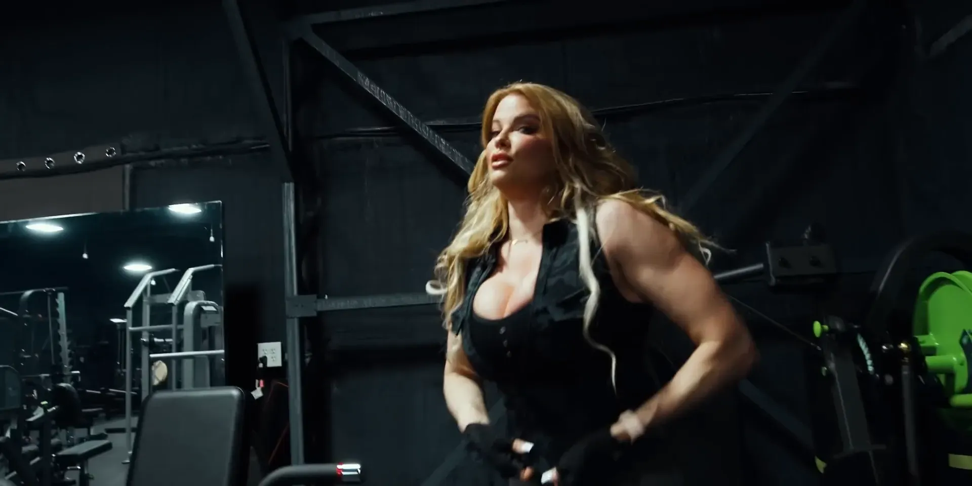 Demonstrating high to low cable fly