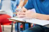 Publican decreto para restringir                                               el uso de celulares en escuelas