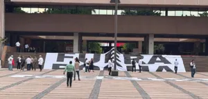 Políticos y ciudadanos se unen para manifestar: '¡Fuera Rocha!'
