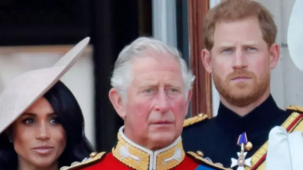 Carlos III establece límites                   a Harry y Markle tras volver a RU