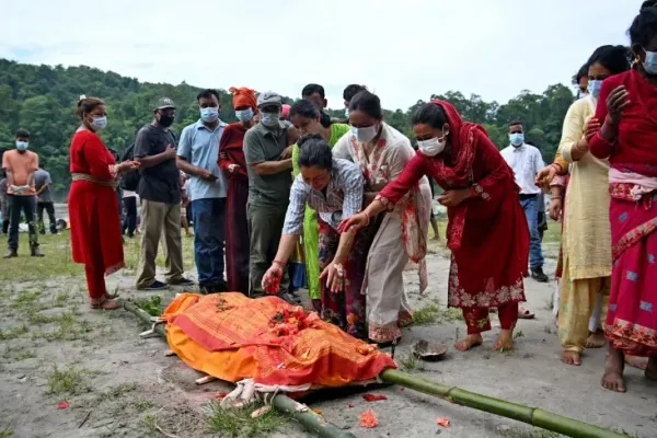 Suman mil 204 muertos                  por deslave en Nepal