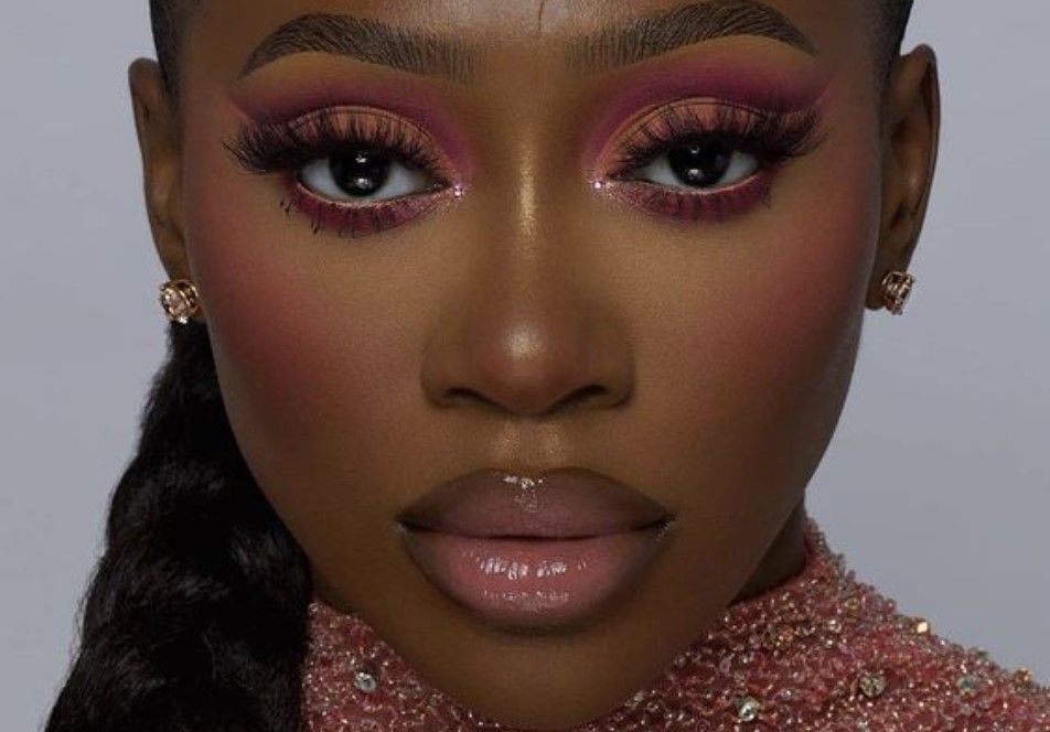 An AI-based mirror is driving consumers back to stores